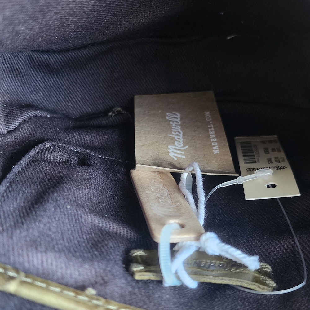 NWT The Simple Circle Crossbody: Croc Embossed Leather Edition Olive Green - Picture 4 of 7